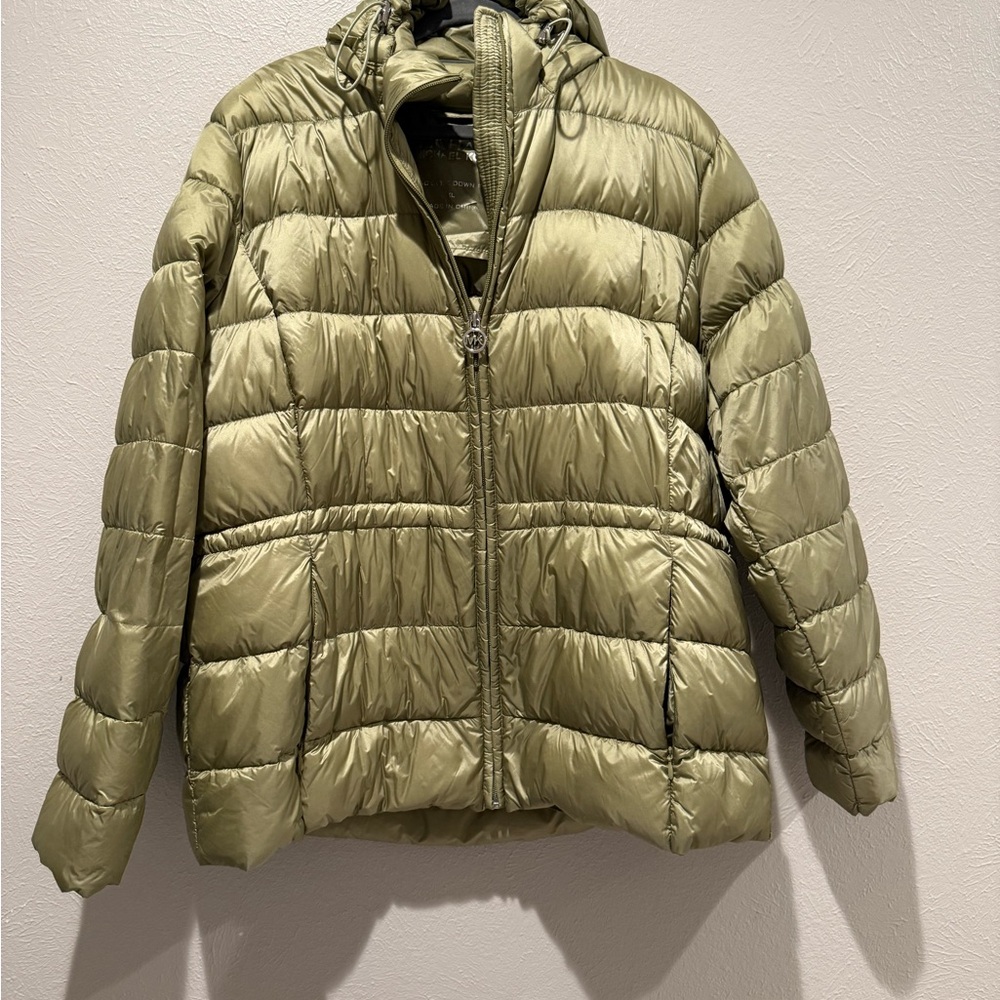 NOWT. Michael Kors Metallic Olive Puffer Jacket. PTP 23”, Length 25”